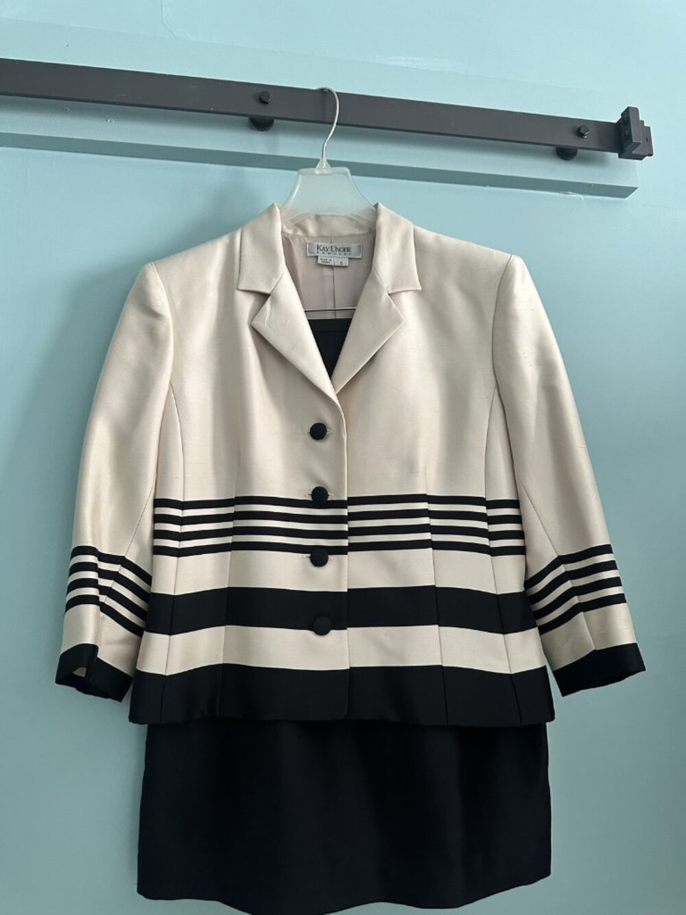 Kay Unger NY Ivory & Black Striped 2pc Suit (Jacket + Skirt)